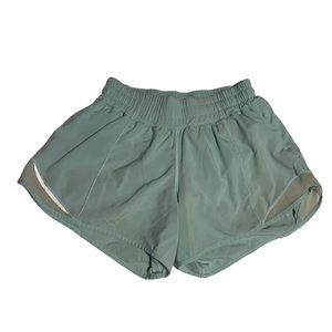 Lululemon Hotty Hot 2.5” Shorts